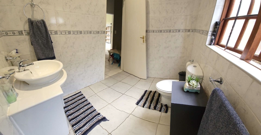 To Let 3 Bedroom Property for Rent in Meerhof North West